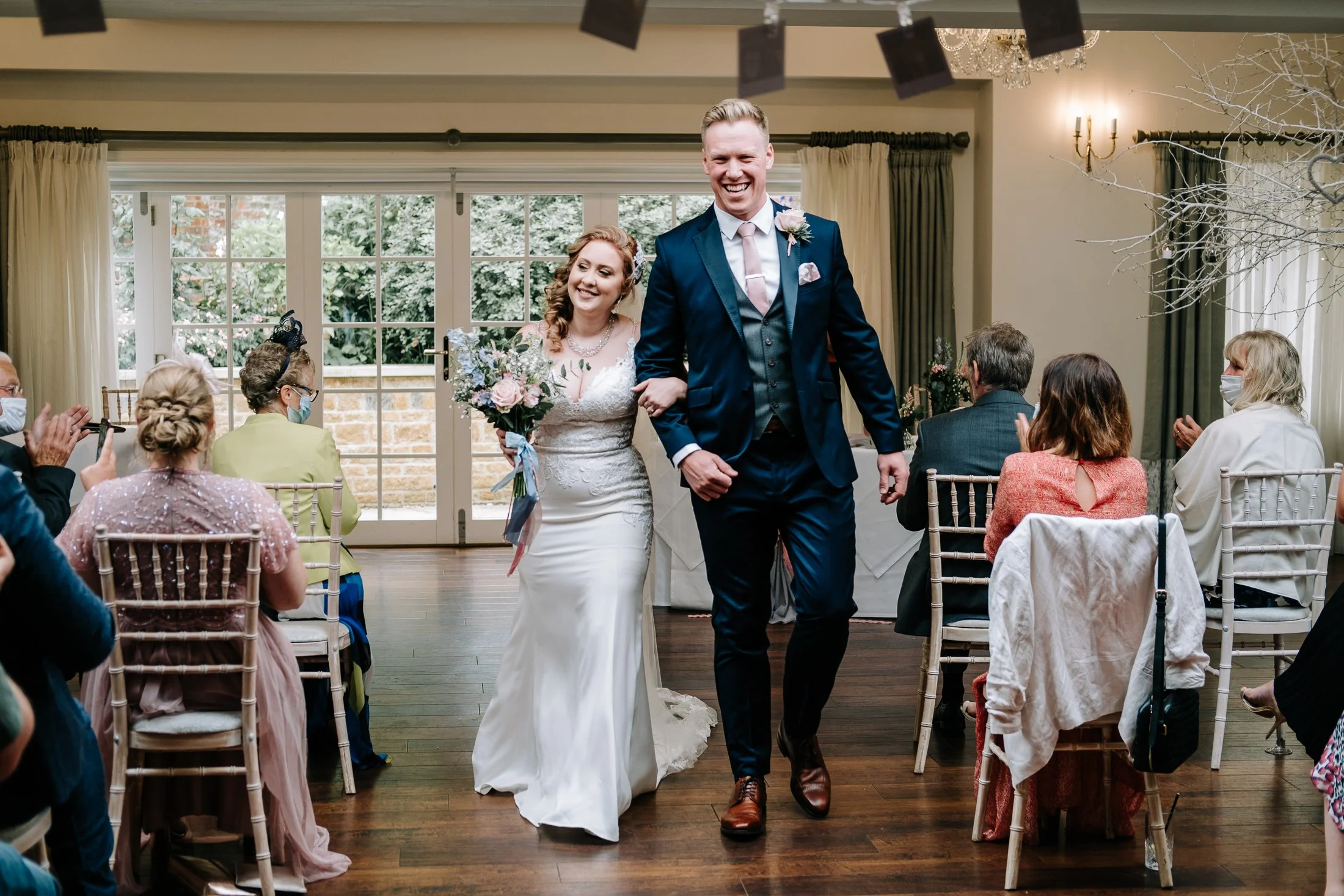 Relaxed micro wedding reception with close family