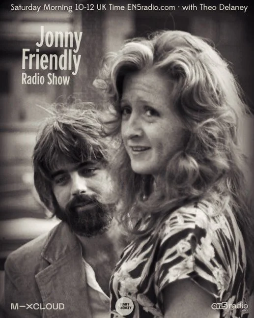🎶&ldquo;&hellip; you want to kiss her but she&rsquo;s busy with her make up &hellip;&rdquo;🎶

Saturday 
🕙🕛1000-1200 London Time
EN5RADIO.COM

MIXCLOUD

@theodelaney @jonnyfriendlyradioshow