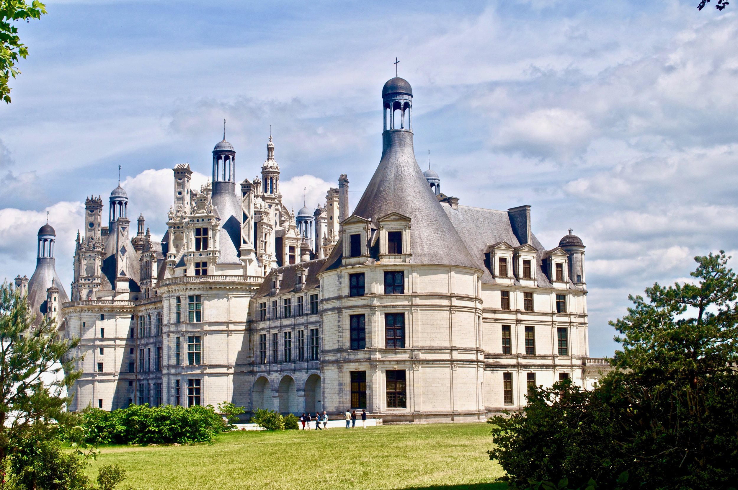 Chateau Chambord: a magnificent chateau in the Loire Valley
