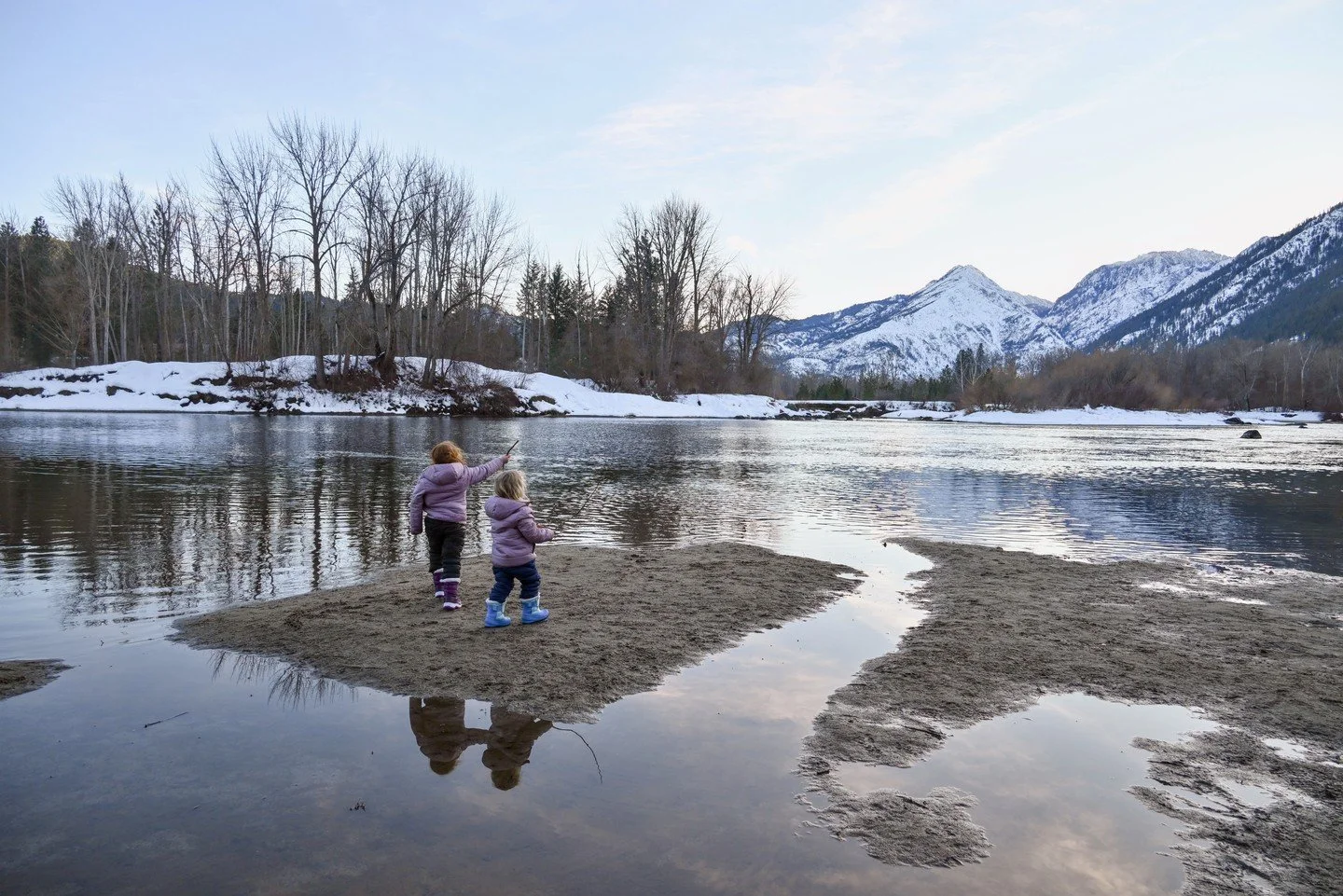 📍Leavenworth, Washington
Little explorers, big mountains, and endless wonder.
.
.
Check out the blog for our itinerary in Leavenworth, WA, link in our bio.
.
.
#winter #mountains #river #familytravel #leavenworth #wa #washington