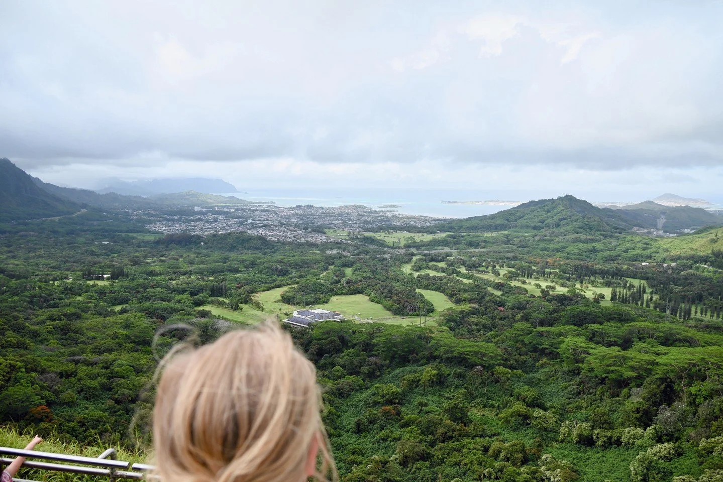 Sometimes you need to get out of the city of Honolulu or Waikiki, head up a hill and look out to really remember that you are on a gorgeous island. 

* Nu'uanu Pali Lookout

#visithawaii #oahu #lookout #travelwithkids #travelblog