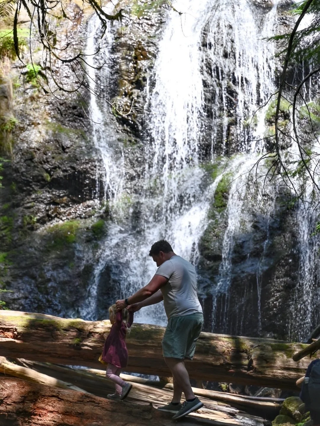 The Cascade Falls Trail is one of the easiest, most rewarding stops for families on Orcas Island.  Short hike with multiple waterfalls you can explore.
⠀⠀⠀⠀⠀⠀⠀⠀⠀
I broke down exactly how to plan a trip to the San Juan Islands with kids on the blog&md