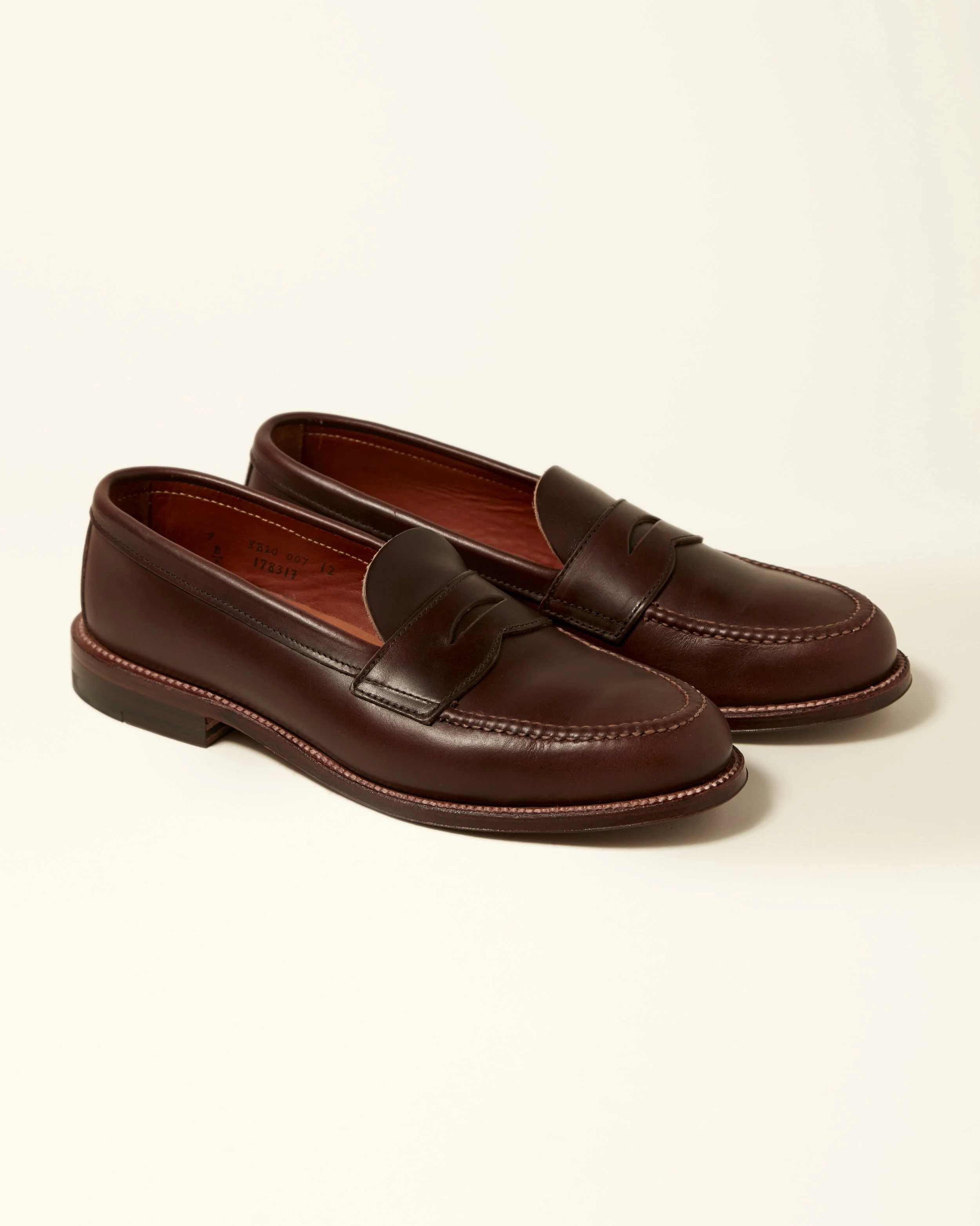 LeisureUnlinedHandSewnLoafer_LS0042_main.jpg