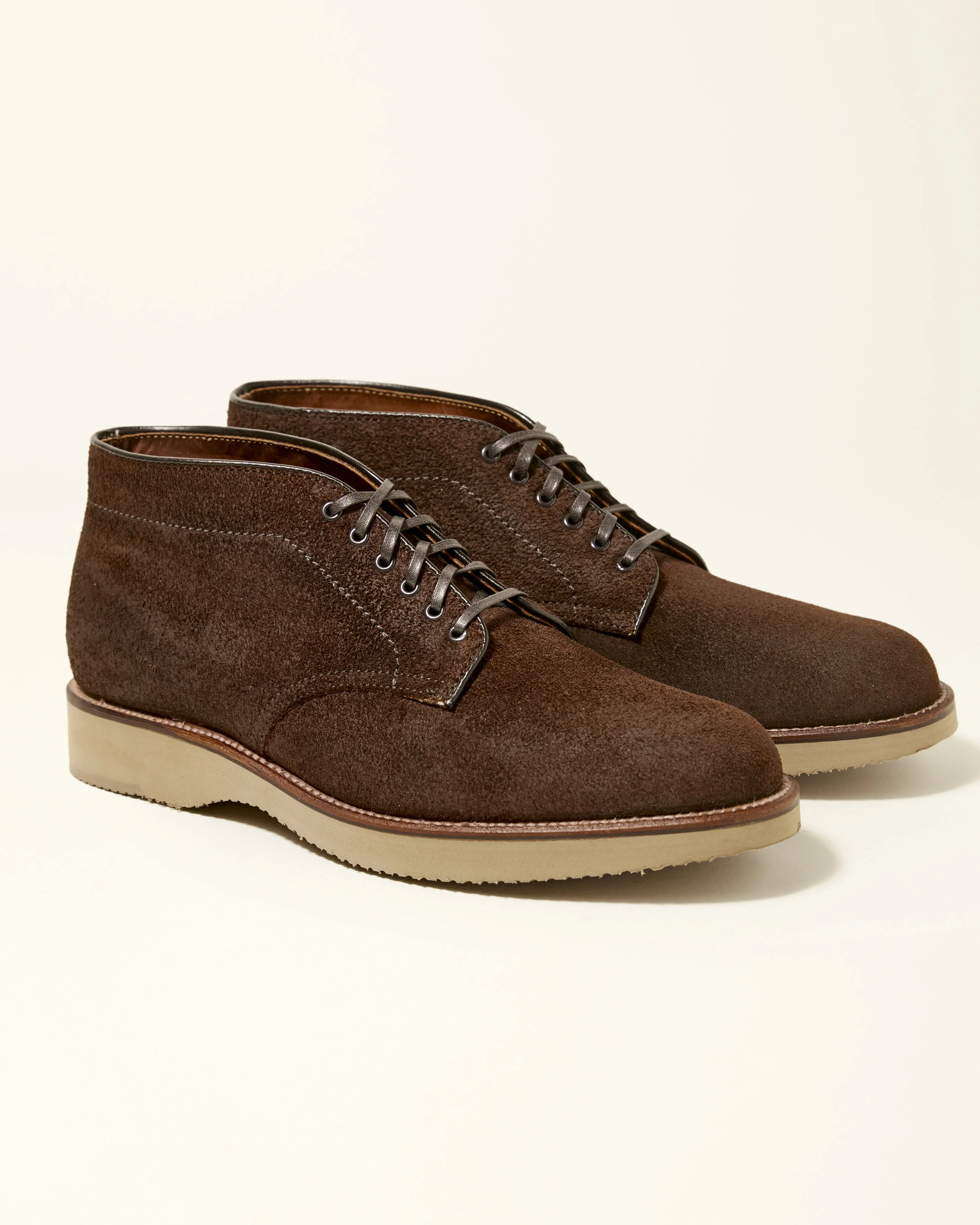 D8824_ReverseTobaccoChamois6EyeletChukka_Main.jpg