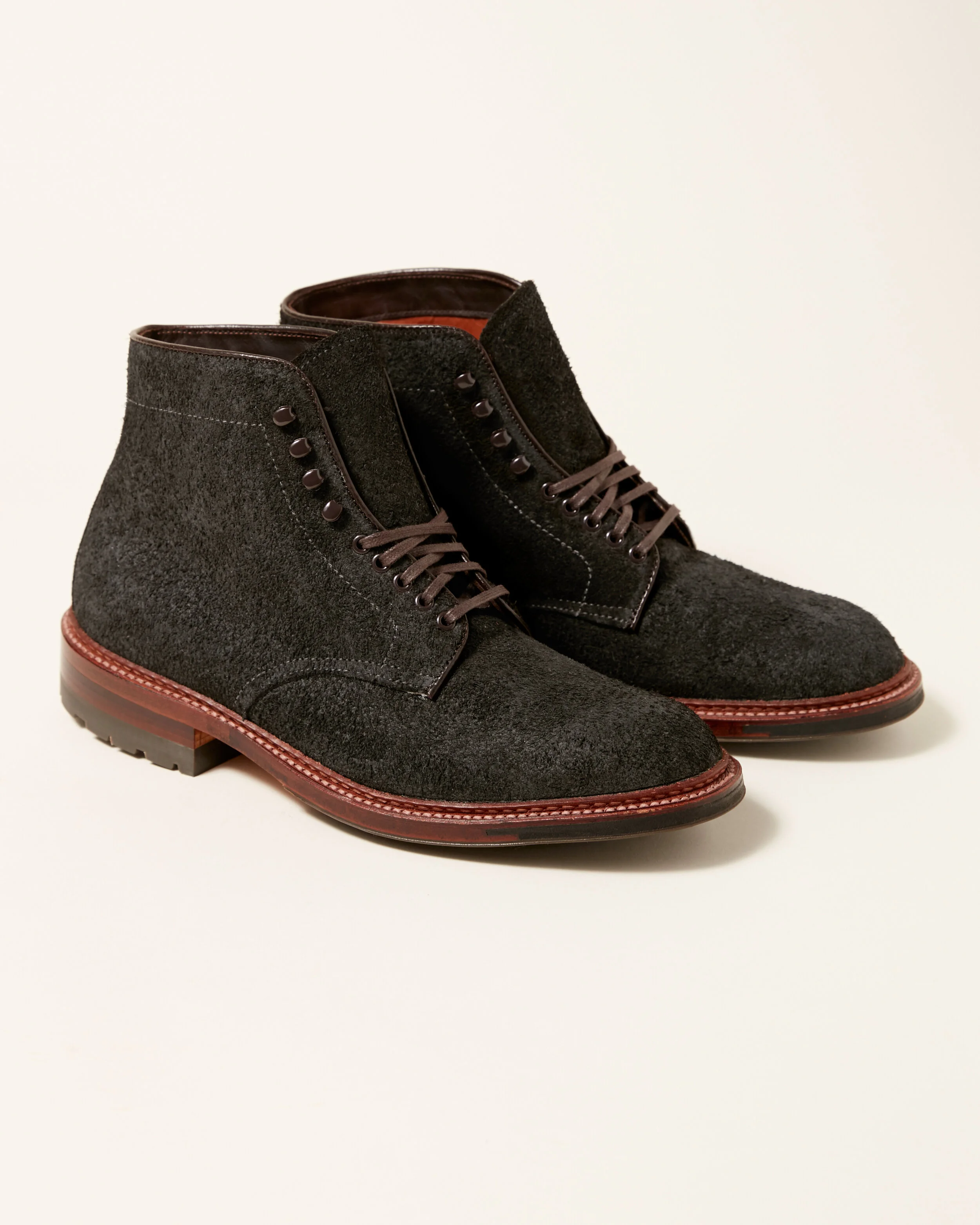 HB0006_EarthReverseChamoisPlainToeBoot_main.jpg