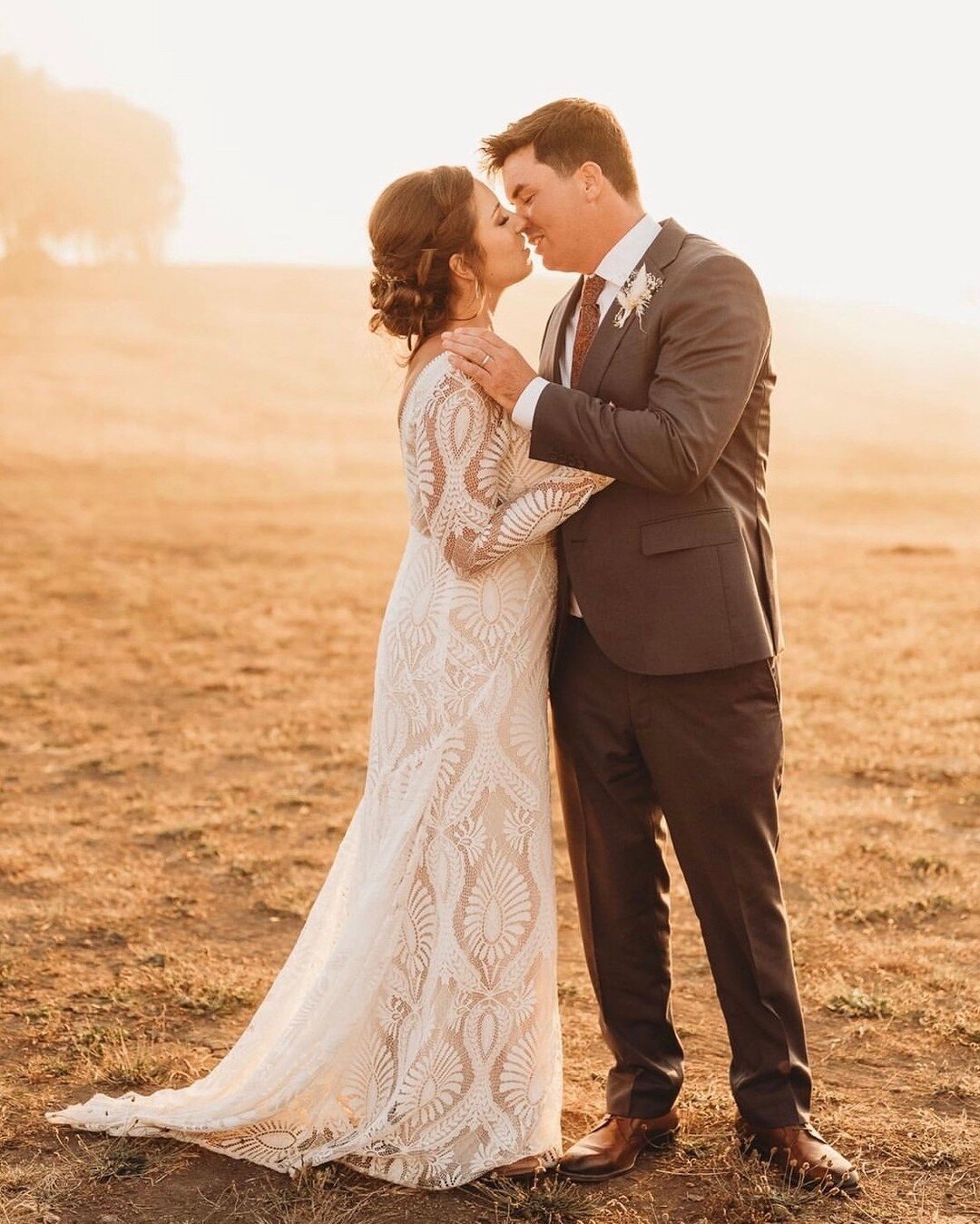 Sunsets and new beginnings ✨Our #MoondanceBride Camille looks absolutely radiant in Rish. Congratulations to the newlyweds! 

📸: @anniehockphoto

#moondancebridal #PandorabyRish #weddingdress #weddingwire #modernbride #brides #married #bride #weddin