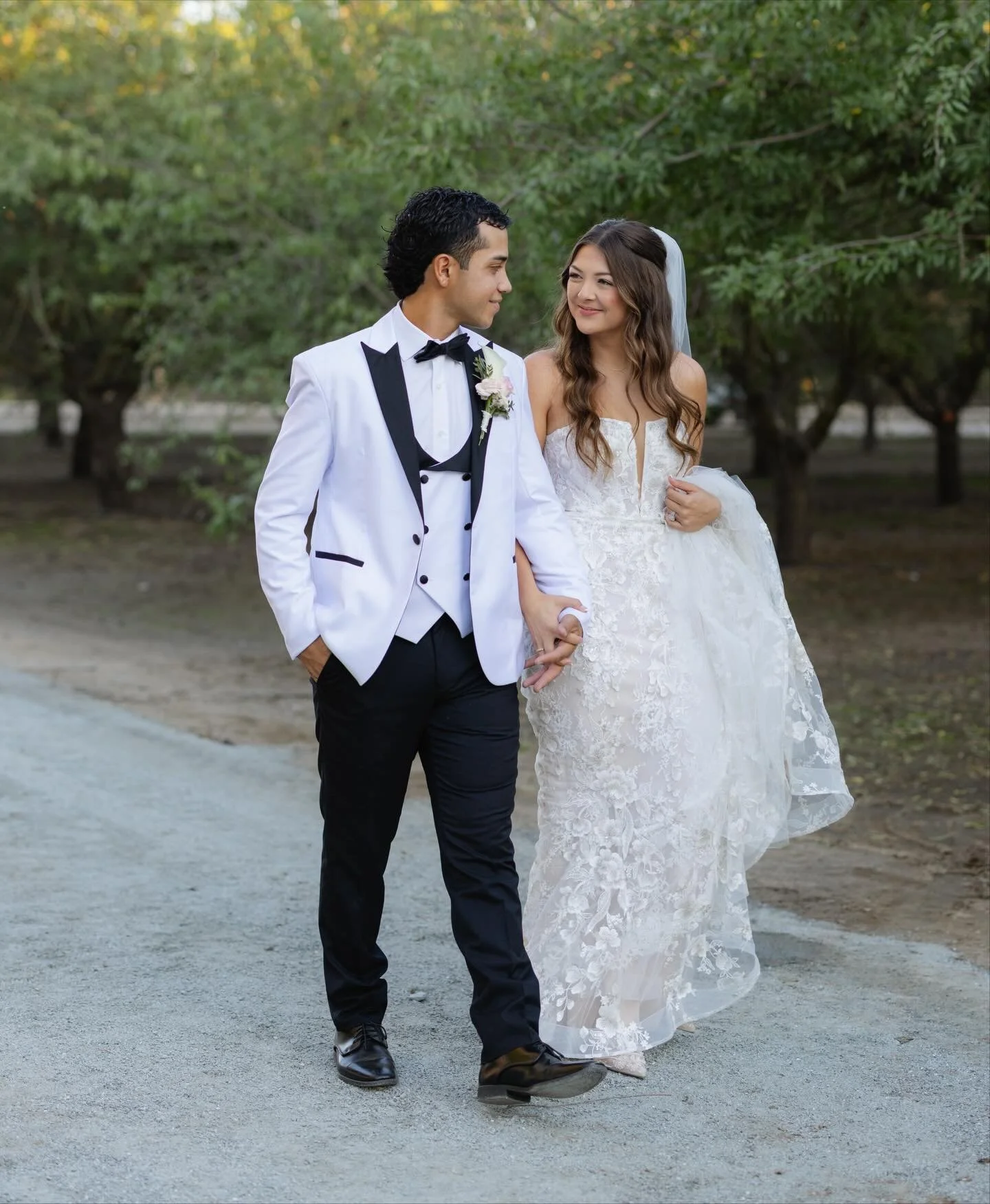 Pure Magic 💫 Our Moondance bride Katie, glowing and gorgeous in @gabrielleatelier. Pure perfection from start to finish. Congratulations on such a beautiful celebration! 🤍

Photos by @angelique.roeloffs
