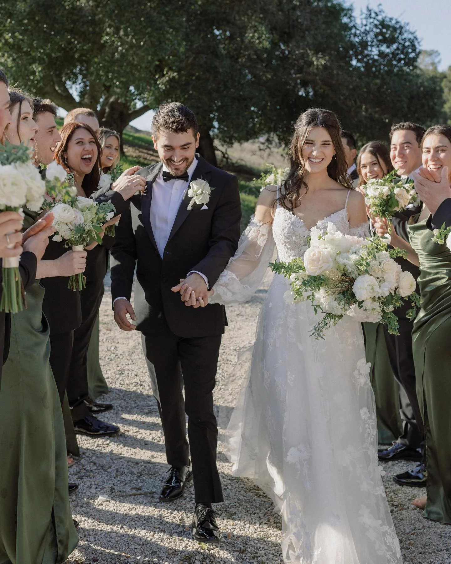 moondancebridal_1711987452_3336715049745403142_2895992401.jpg