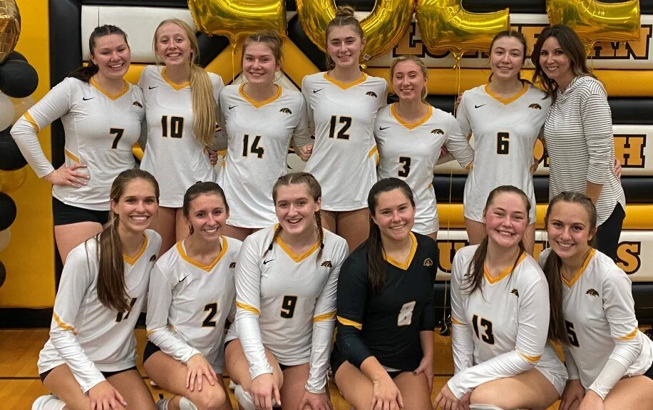 Lutheran North completes undefeated Catholic League volleyball season