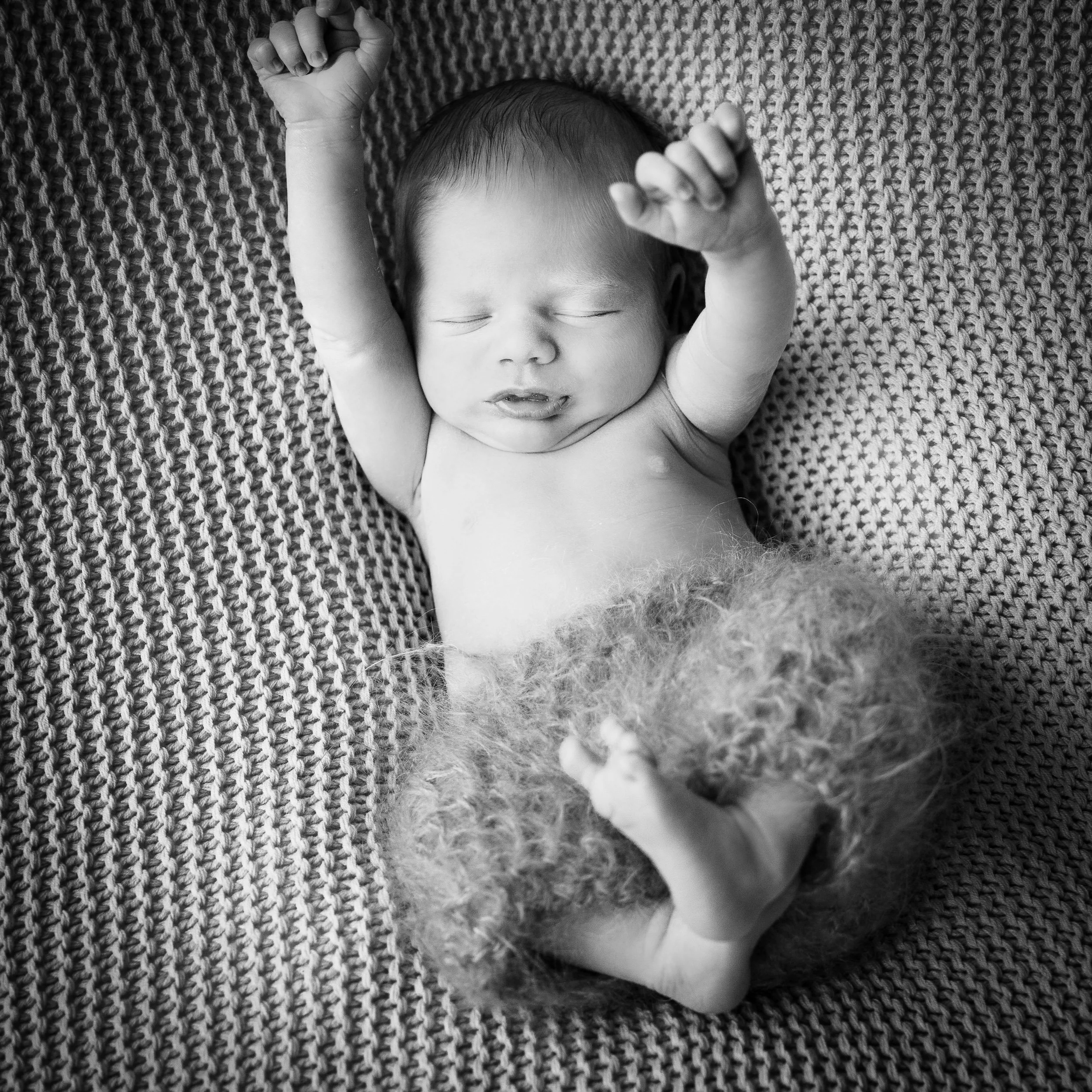 Neugeborenenfoto- natürliche Babyfotografie in Oldenburg