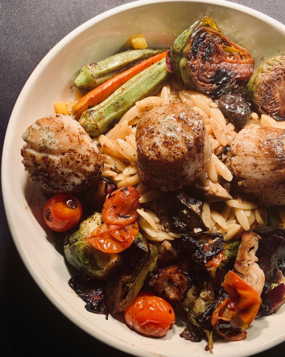 Snuggle up to a bowl of this Mushroom Orzo with Roasted Veggies and Jumbo Scallops or Jumbo Gulf Shrimp this week at Elliot's Table. We've got beautiful fall weather &amp; our patio seating is ready for you! 🍂✨🍁

Join us from 3-9PM, Wednesday-Satur