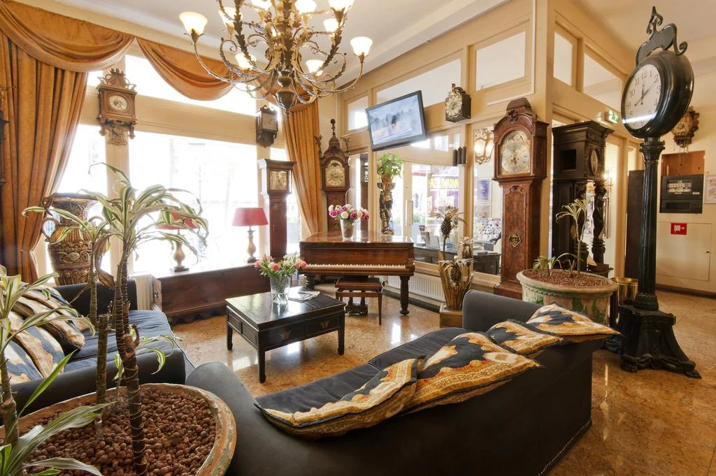 Hotel Ambassador3.jpg