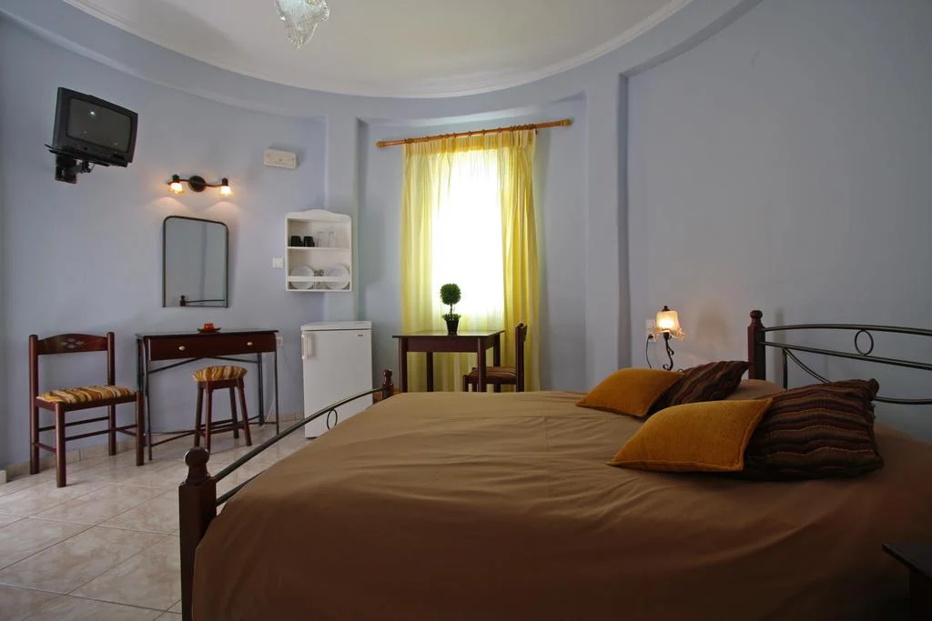 Santorini 3.jpg
