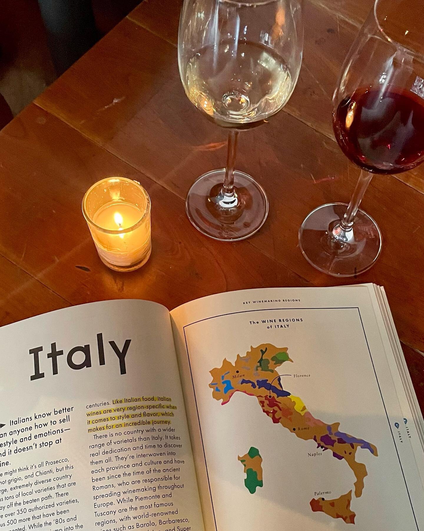 La notte di volo! We're taking a trip down the boot of Italy for tonight's flight. Featuring Muller-Thurgau, Chianti Classico, and Aetna Rosso. Viva Italia! 🍷

#wine #wineflight #winebar #flightnight #winebarnyc #nyc #hellskitchen #theatredistrict