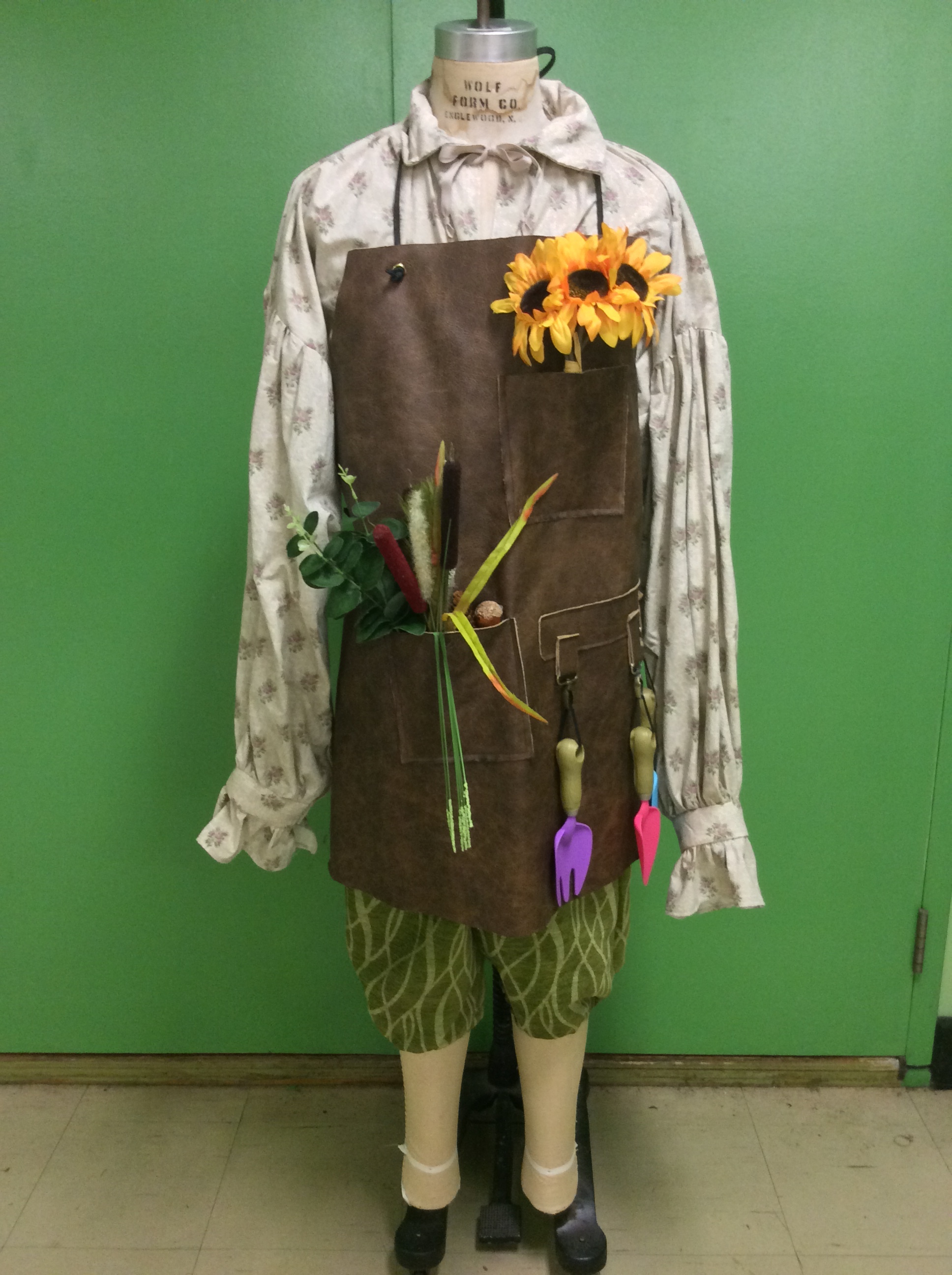 Gardener (Campy Spooky - Spirit Manor)