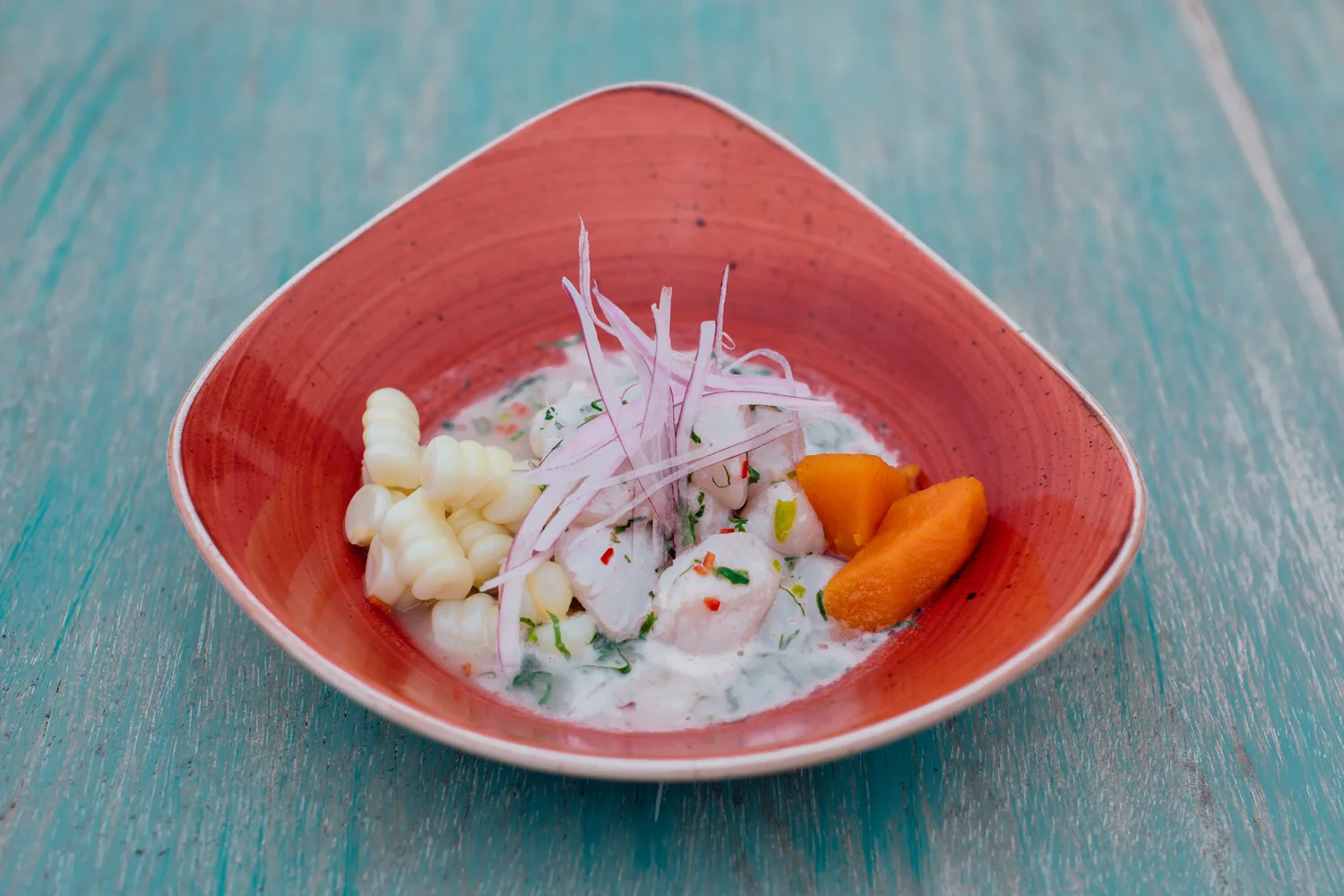 Cebiche clásico de pesca del día