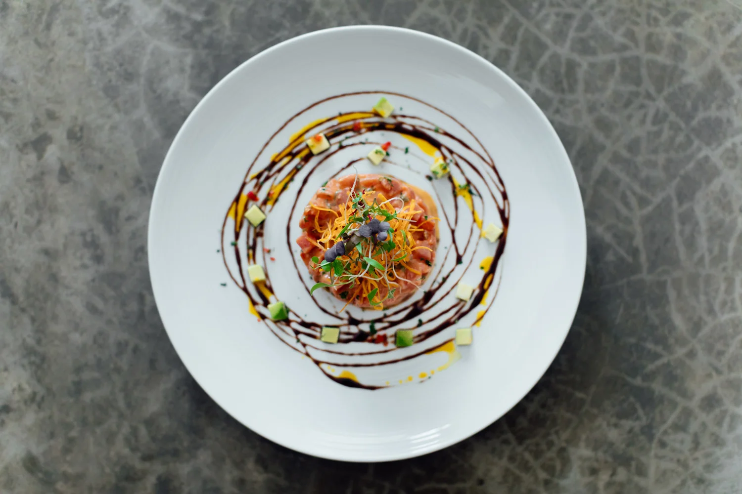 Cebiche del Puerto, de pesca del día, langostinos, pulpo, calamar y conchas al rocoto