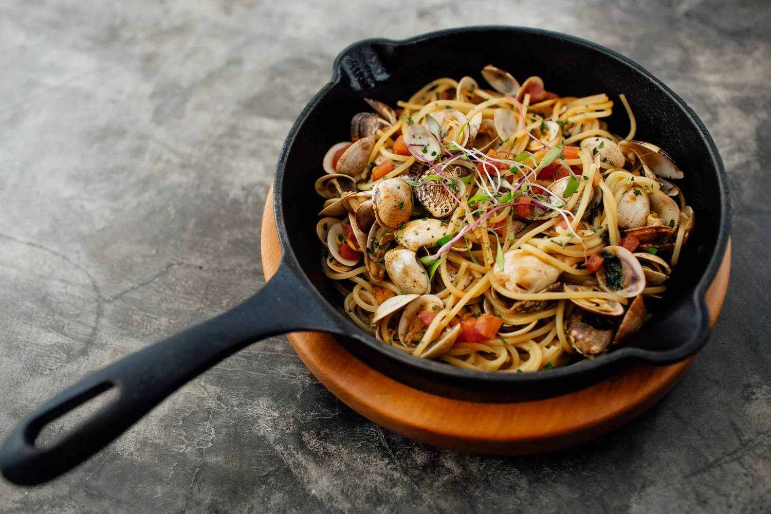 Tallarín saltado criollo