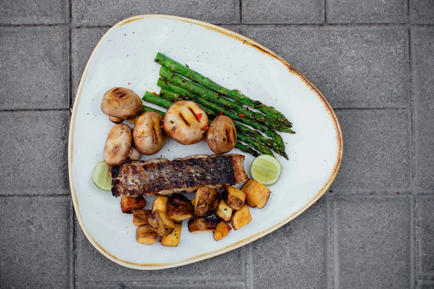 Cabos-Corvina-Parrilla-Vegetales-01.jpg