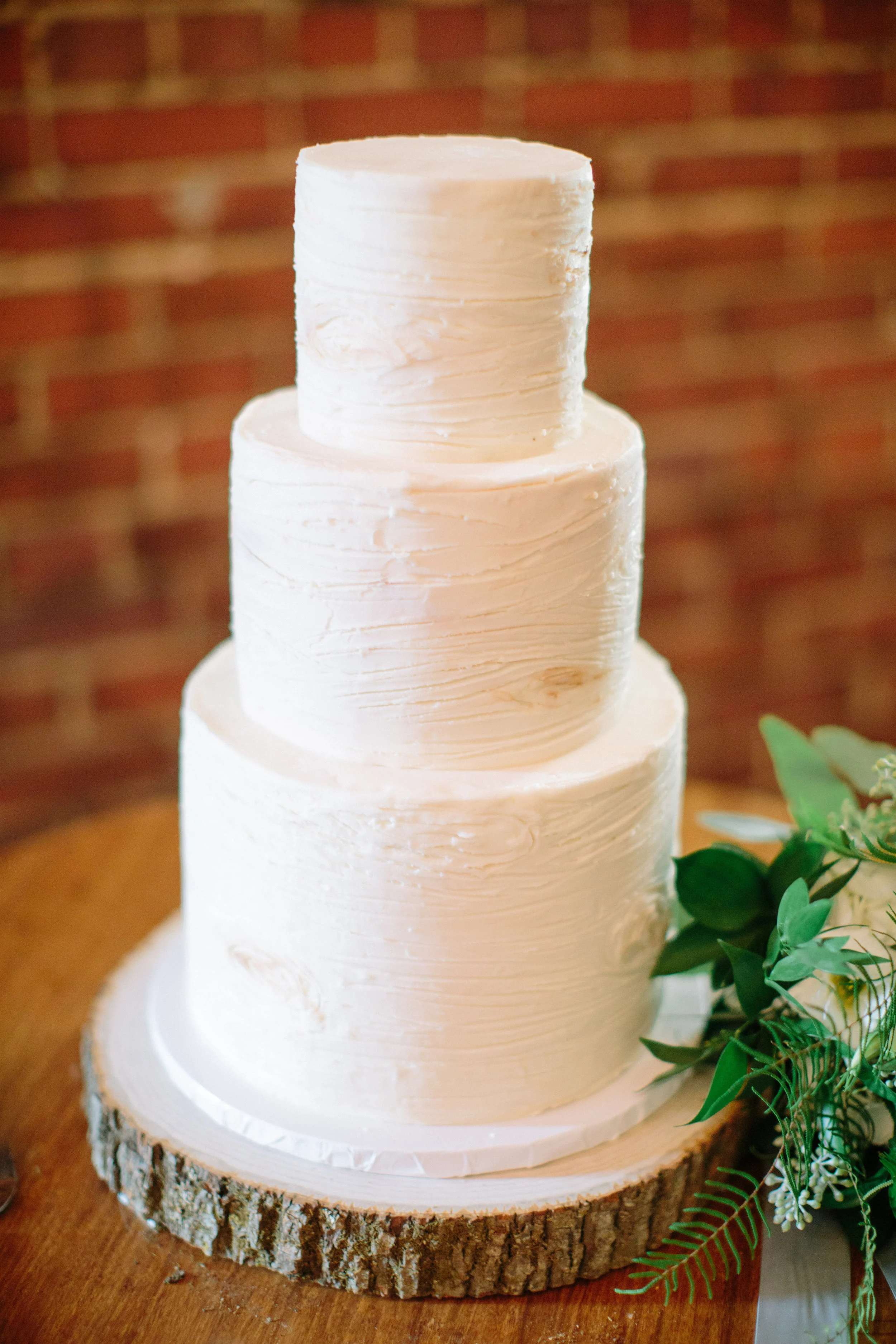 Great-Room_wedding-cake.jpg