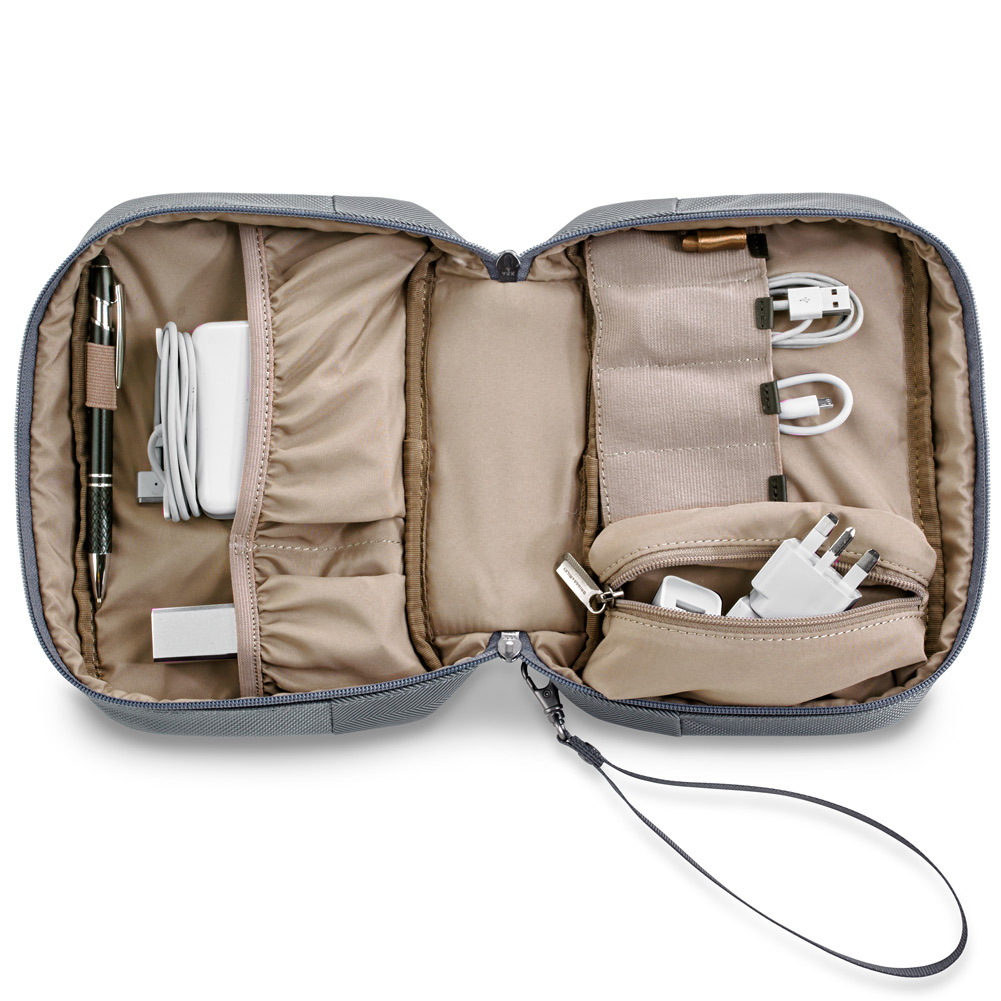 KA400-10f_atwork_Briggs_riley_Tech_bag5.jpg