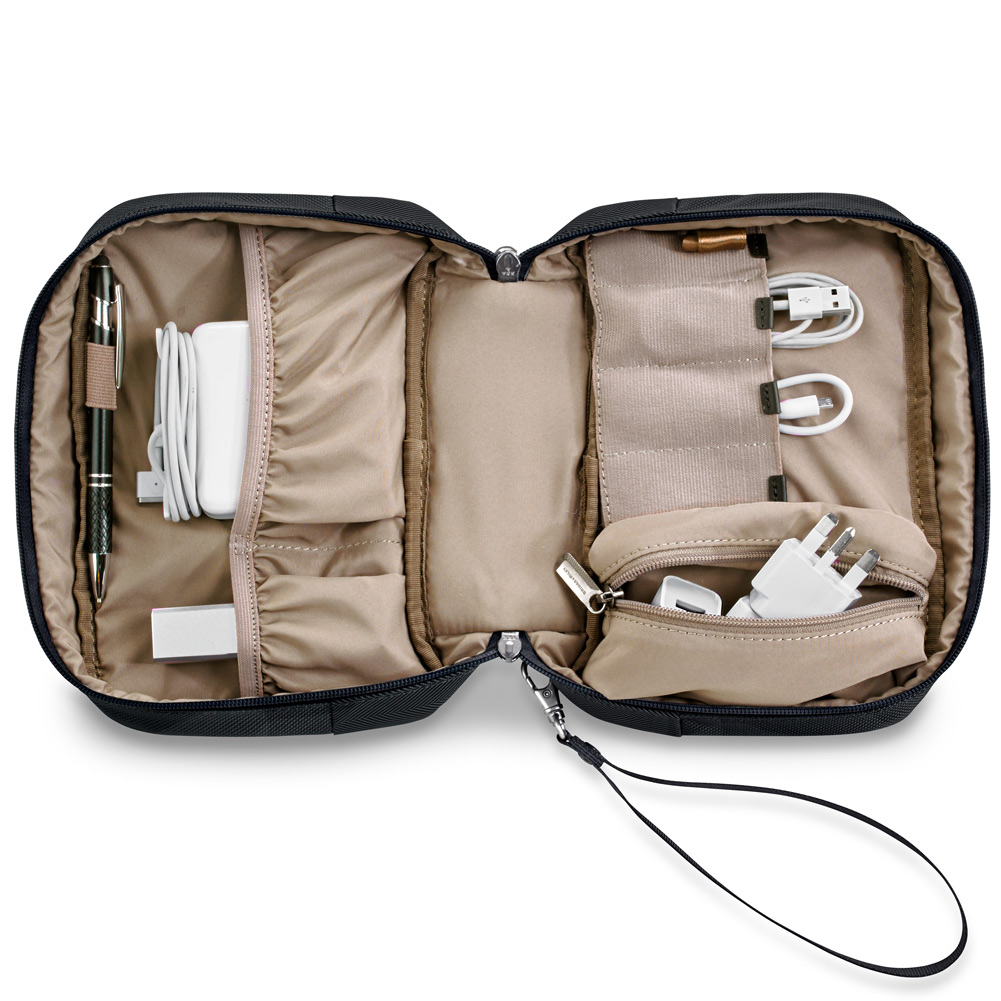 KA400-10f_atwork_Briggs_riley_Tech_bag6.jpg