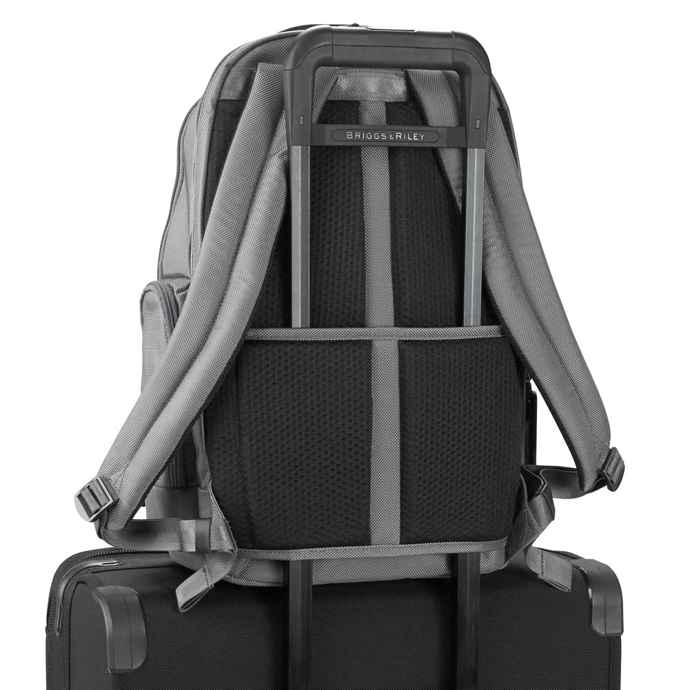 KP426-4f_mgm_briggs_riley_med_cargo_backpack_atwork159.jpg