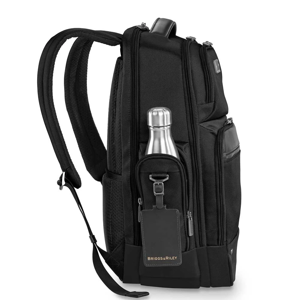 KP436-10f_mgm_briggs_riley_large_Cargo_backpack_at_work2.jpg