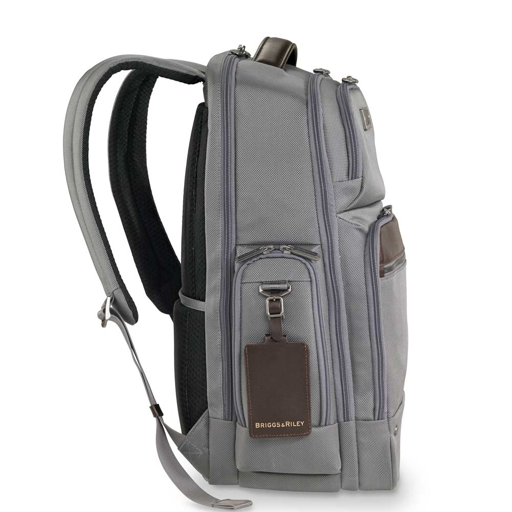 KP436-10f_mgm_briggs_riley_large_Cargo_backpack_at_work4.jpg