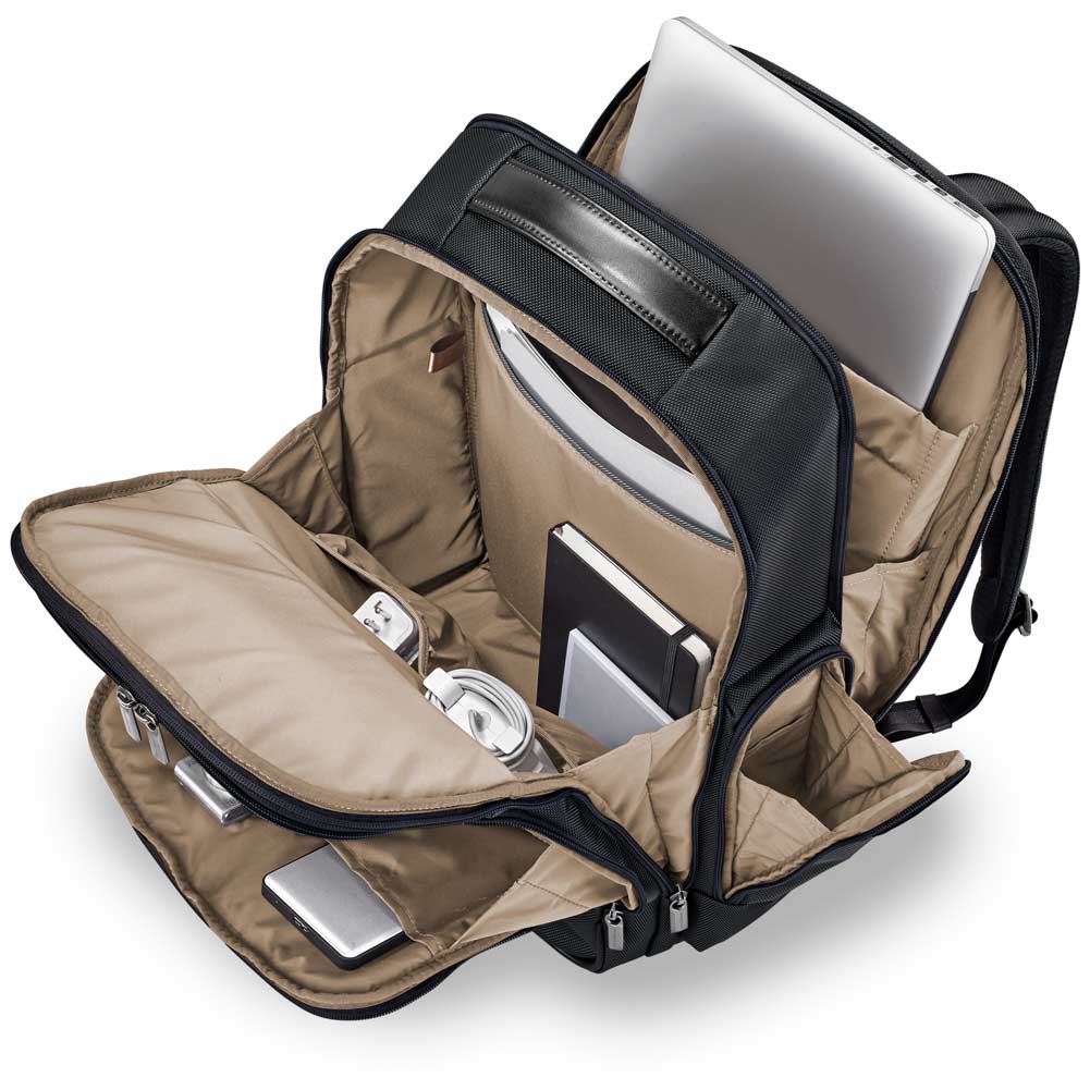 KP436-10f_mgm_briggs_riley_large_Cargo_backpack_at_work10.jpg