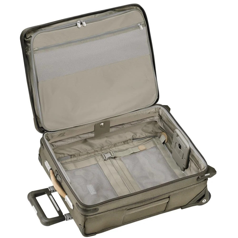 U121CXW_7e_baseline_luggage_international_carryone_upright_wide_body_Briggs_riley5.jpg