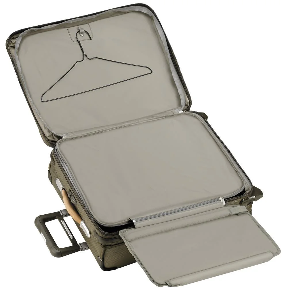 U121CXW_7e_baseline_luggage_international_carryone_upright_wide_body_Briggs_riley3.jpg