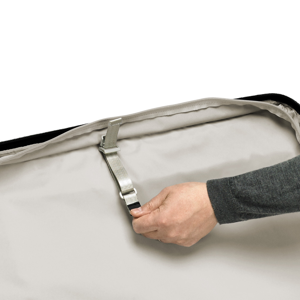 Transcend Luggage Has Easy To Use Suiter