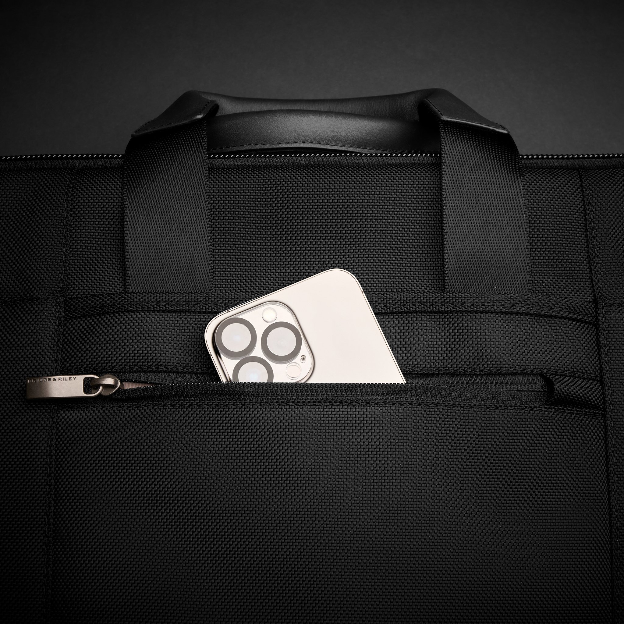 KB525X_KB535X-4_Hidden_Back_Pocket.jpg