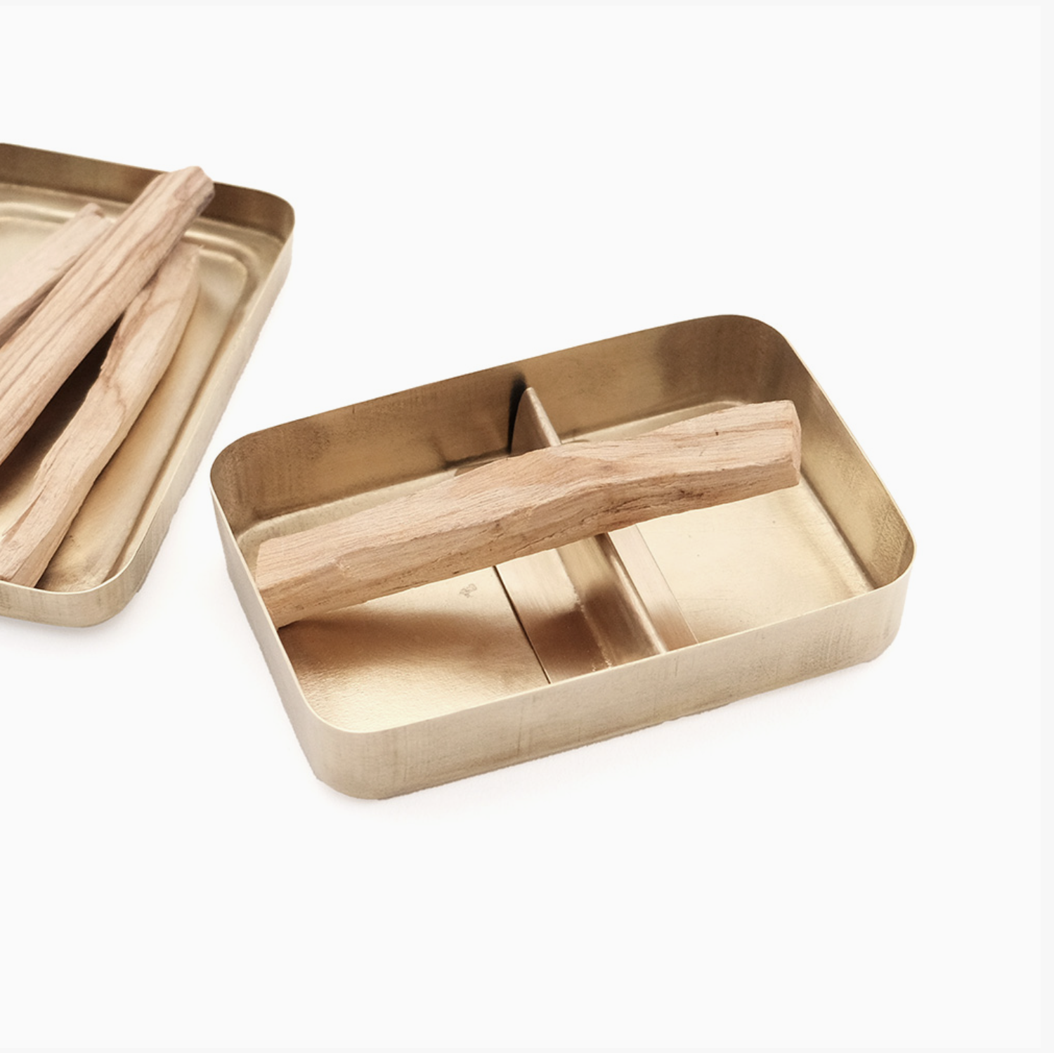 Sunfair-Brass-Palo-Santo-5.png