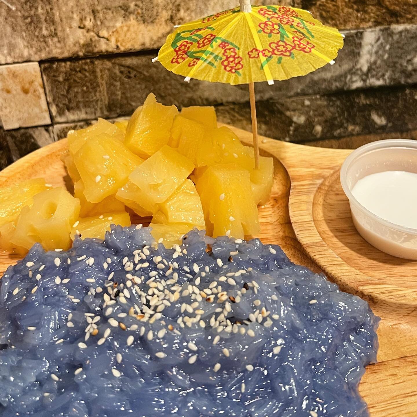 Sticky Rice with Pineapple 🍍

📞 661-513-0330, 661-513-0350 
🖥️ Order online at thaichefsvalencia.com 

Thai Chefs Restaurant 
📍28014 Seco Canyon Rd, Santa Clarita CA 91390

#thaicuisine #scvrestaurants #scvfoodies #santaclarita #scveats #santacla