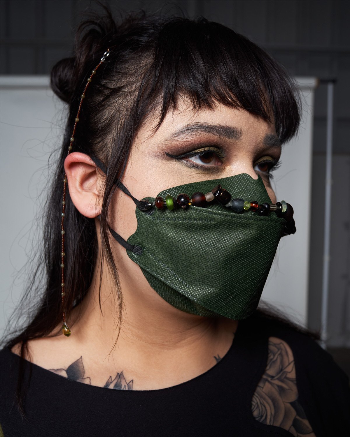 SFF_S25_MaskChain_BRN:BLK:GRN_Lydia.jpg