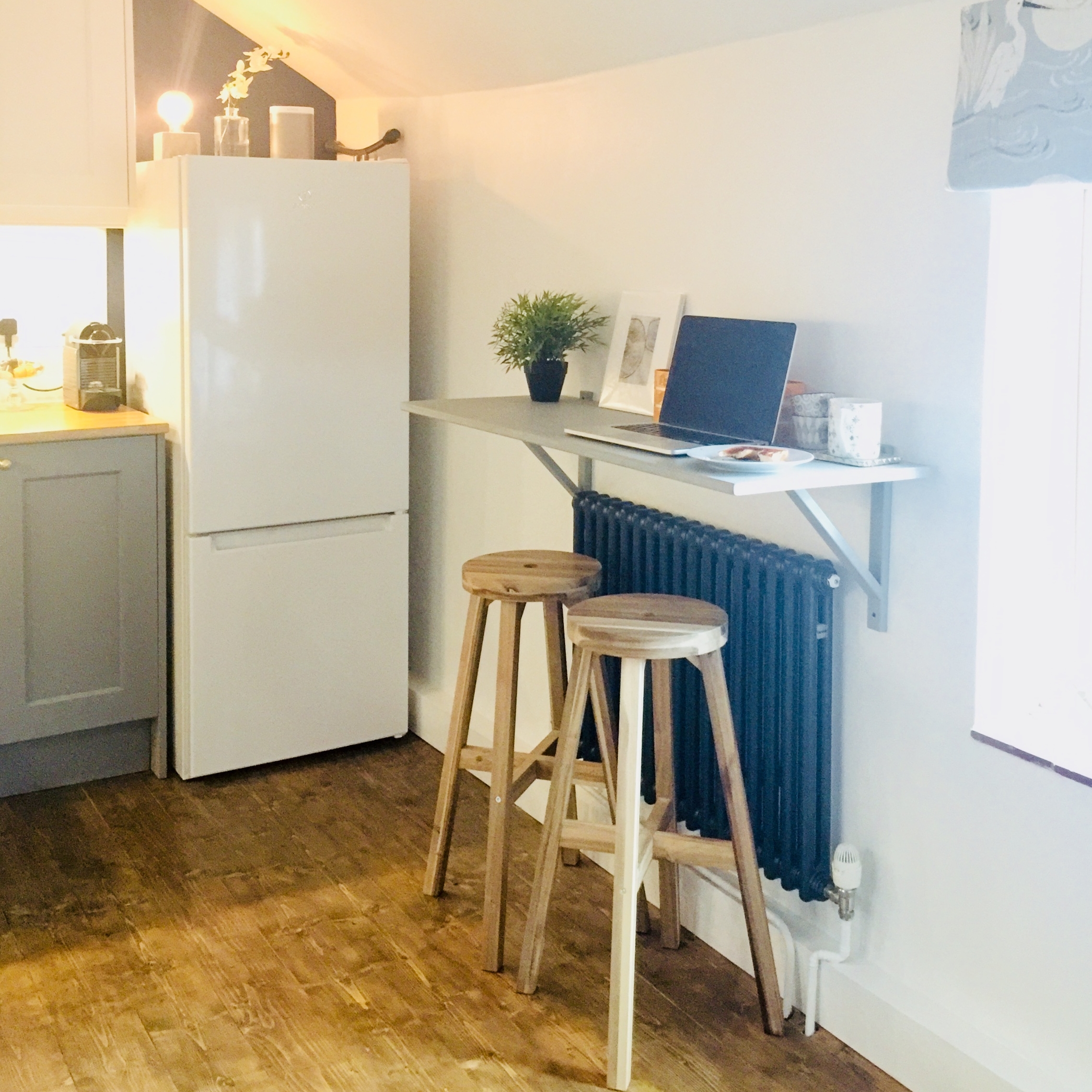 Breakfast bar