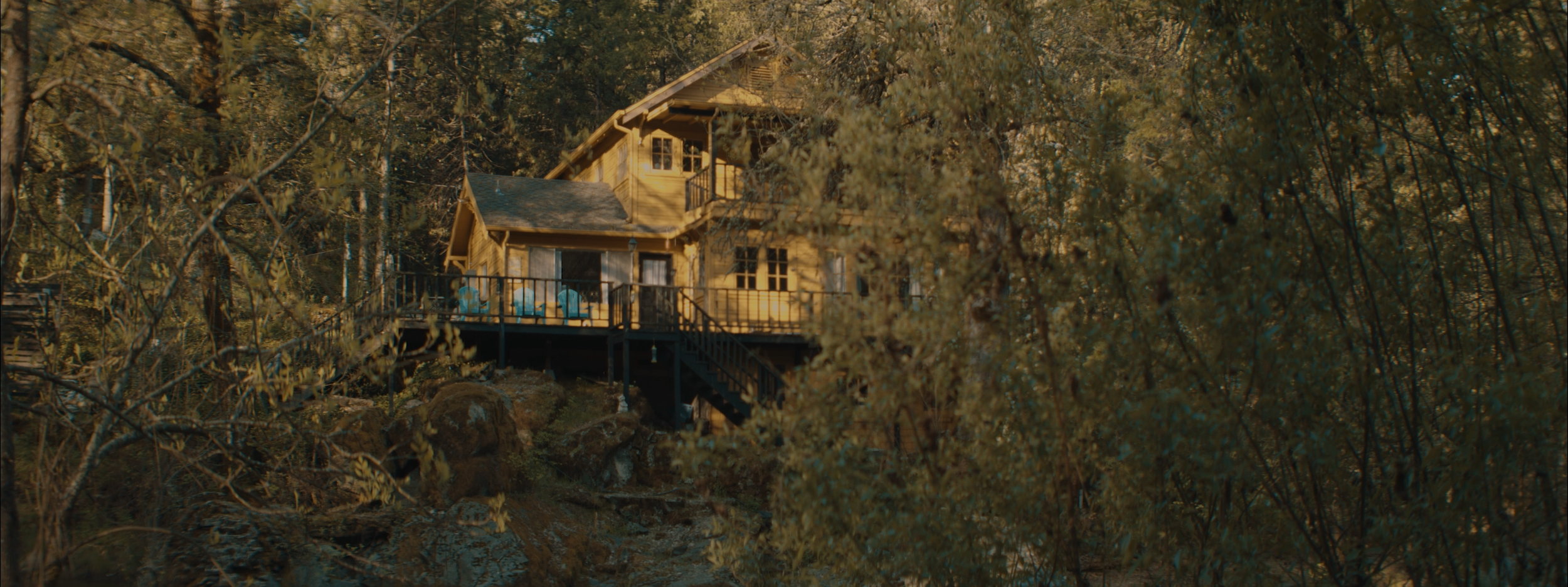 AMADOR-Press-Still-09.webp