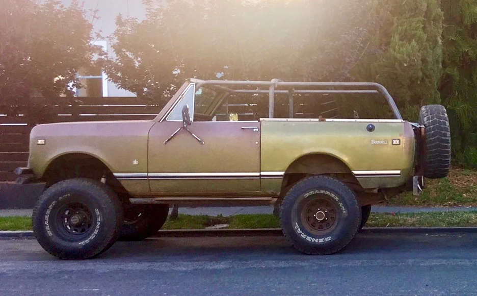 The 1973 International Scout & The Land Cruiser (1).jpg