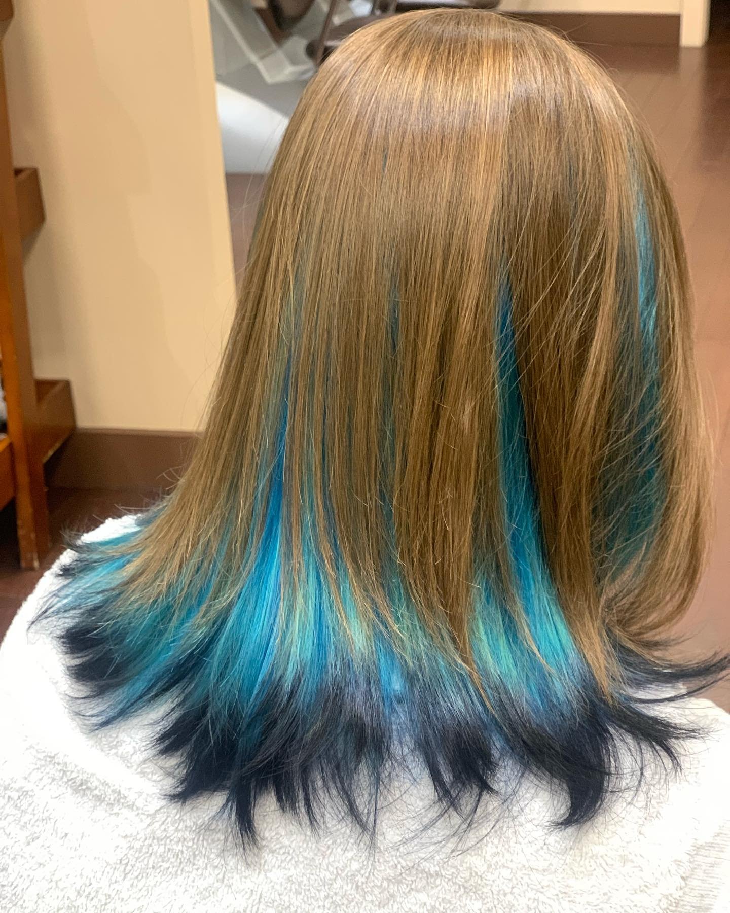A cool peakaboo inspired gradient by Darby 🕺🏻

#color #trending #funstuff #hairsalon #bayarea