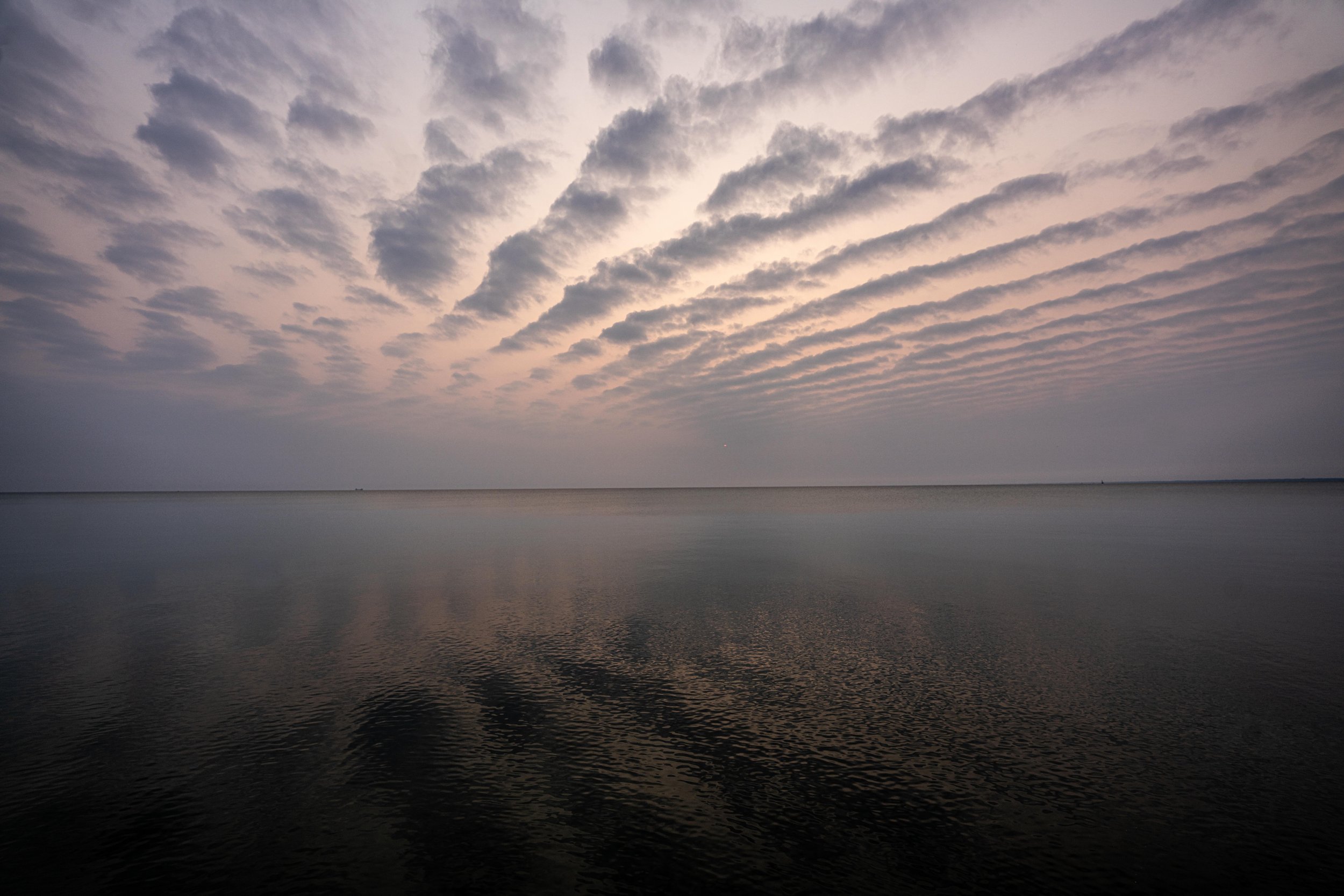 soft-horizon-minimalist-ocean-sunrise-print.JPG
