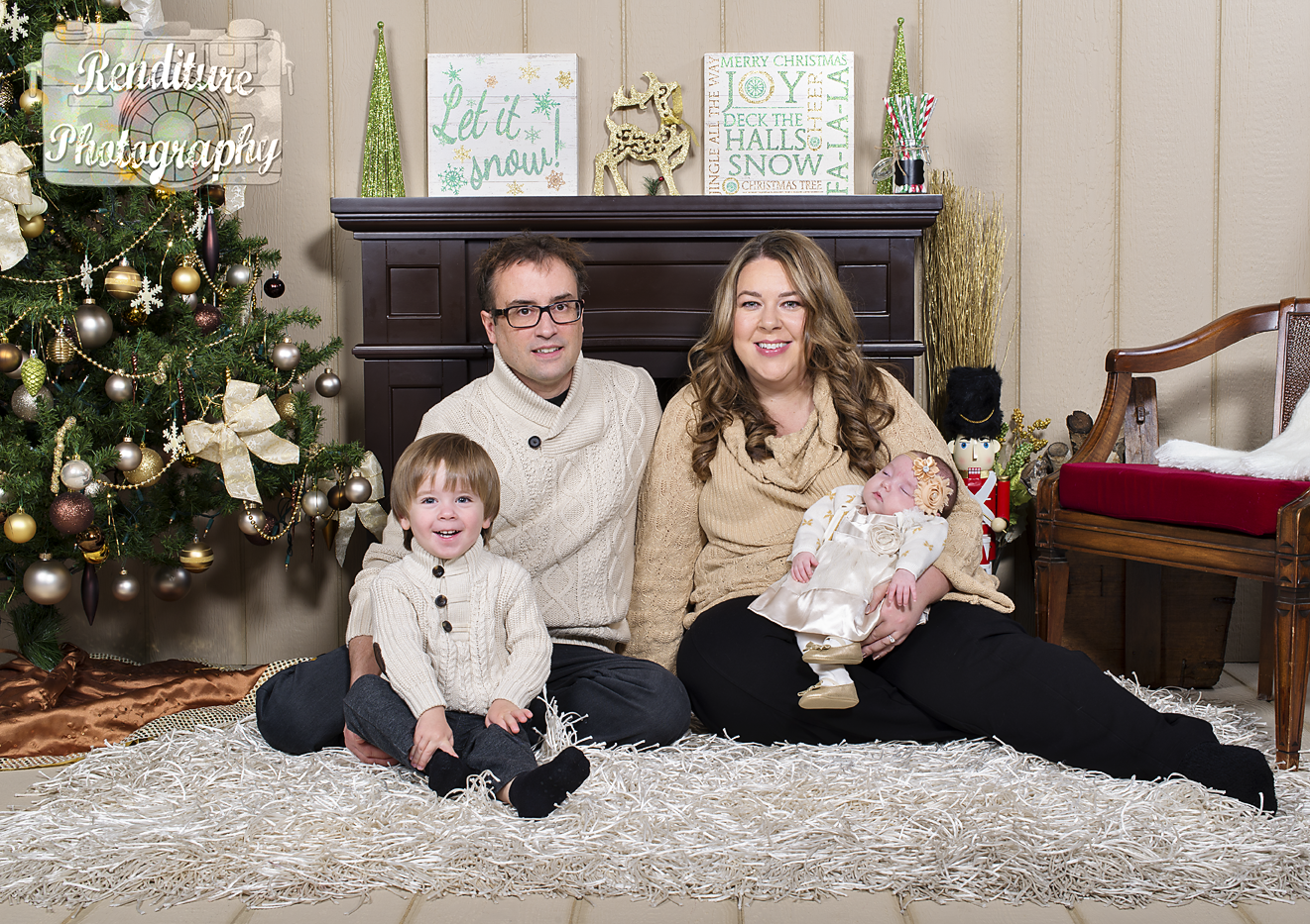 Saskatoon-Newborn-Family-Renditure-Baby-Photography-Photographer-Maternity-Pregnancy-Saskatchewan-145mFBR.png