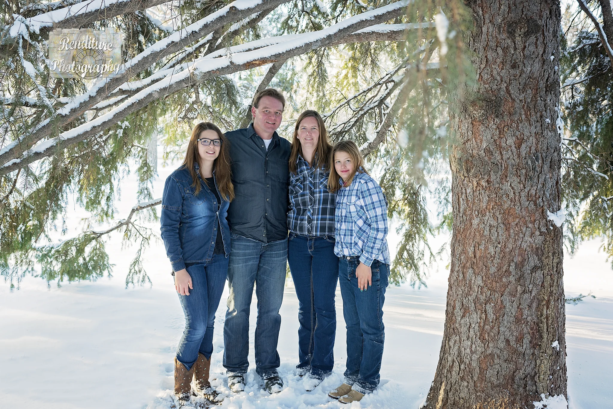 Saskatoon-Newborn-Family-Renditure-Mini-Session-Photography-Photographer-Christmas-Holiday-Saskatchewan-471 FBR.jpg