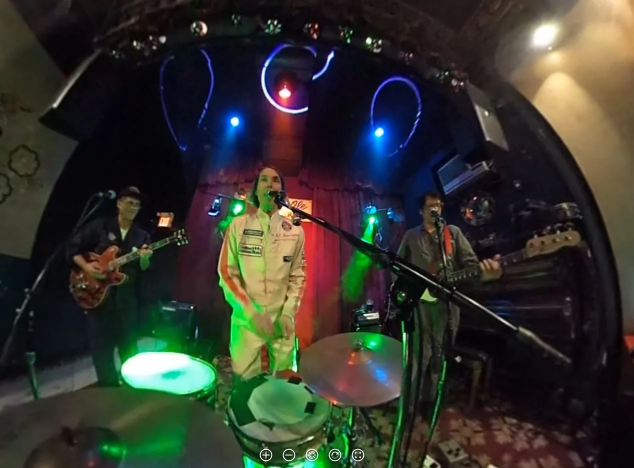 360 Com 04 13 03.JPG