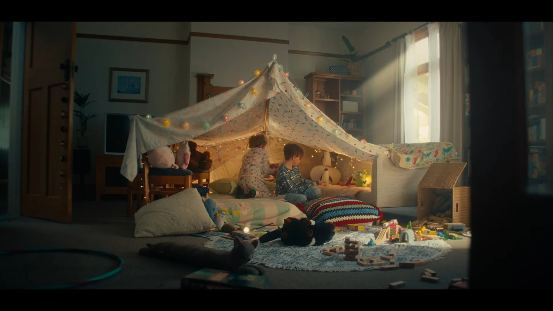 Oi Studios - Shot and Edited for The20 and Bank of Us