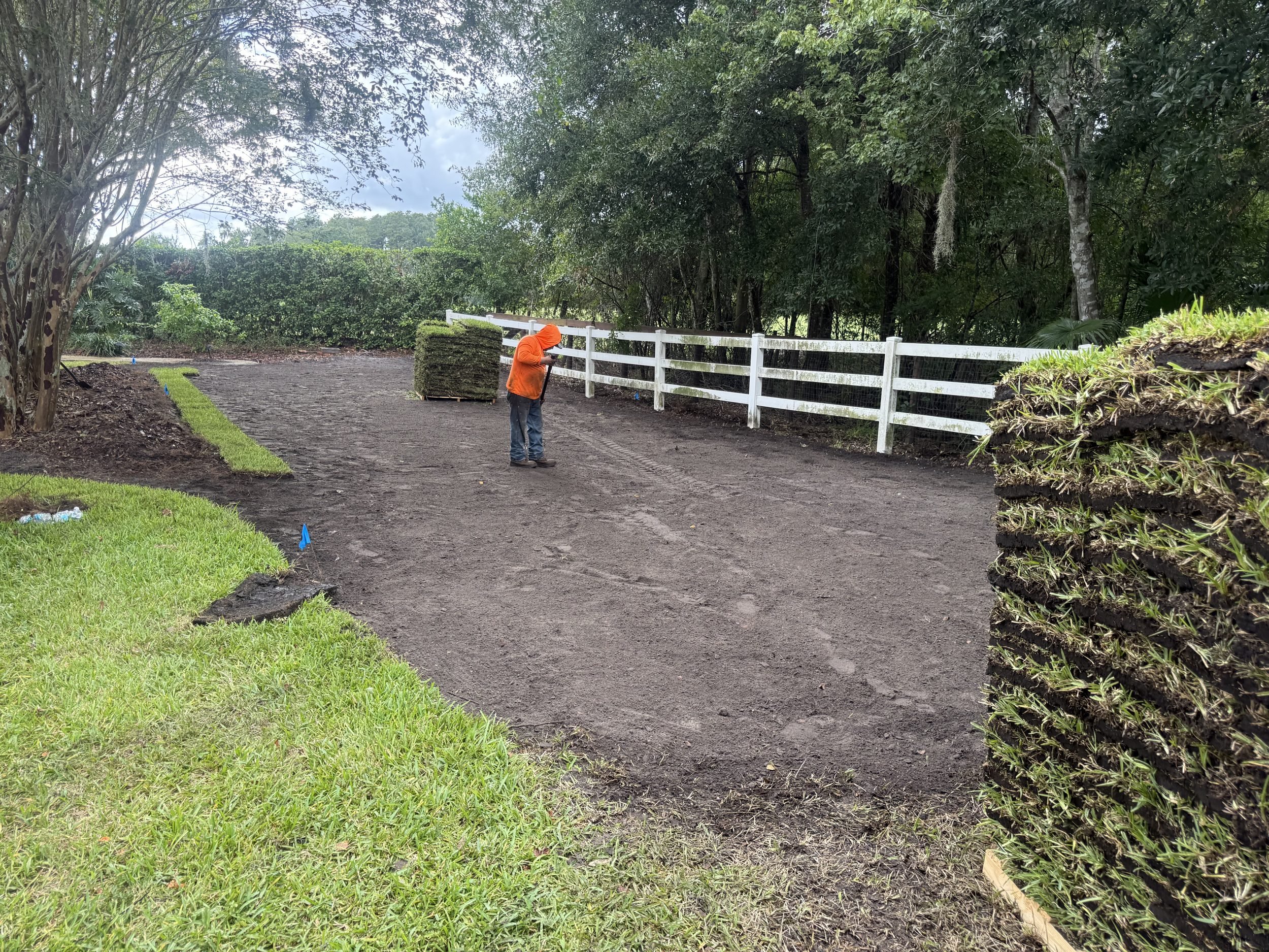 rlc-sod-installation-graded-yard-sod-pallets-lutz.jpg
