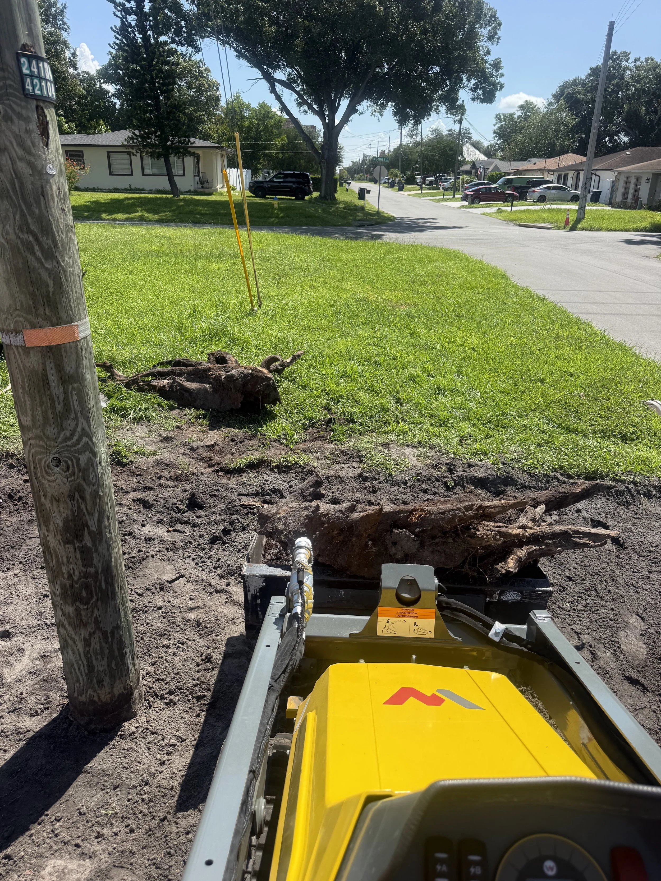 rlc-stump-removal-equipment-property-cleanup-tampa.jpg