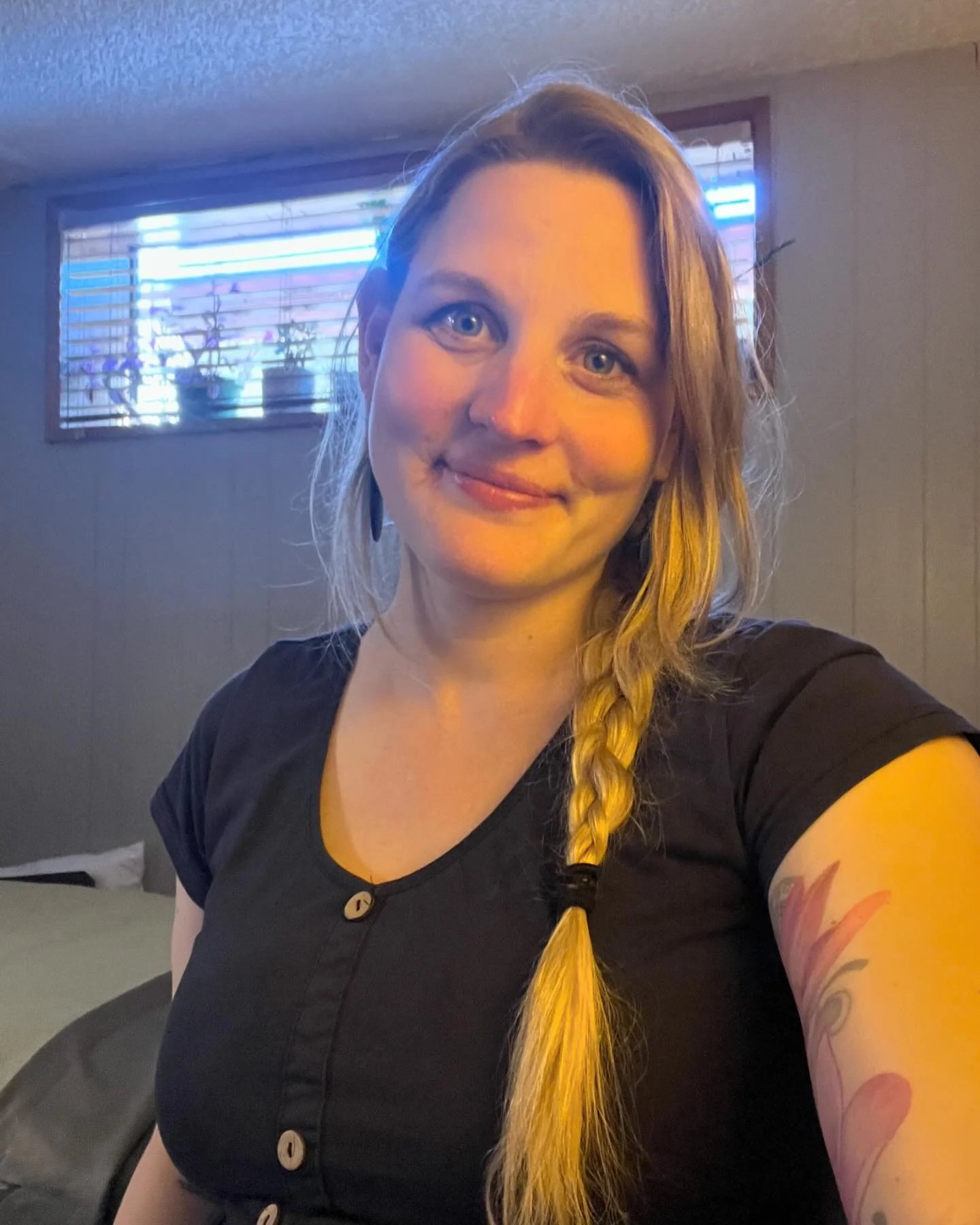 Cruising through the next month+ before maternity leave. I have room for 3-4 new client appointments if you’ve been meaning to come in. For follow up appointments, schedule online or reach out to me directly to find a time! I’d love to se