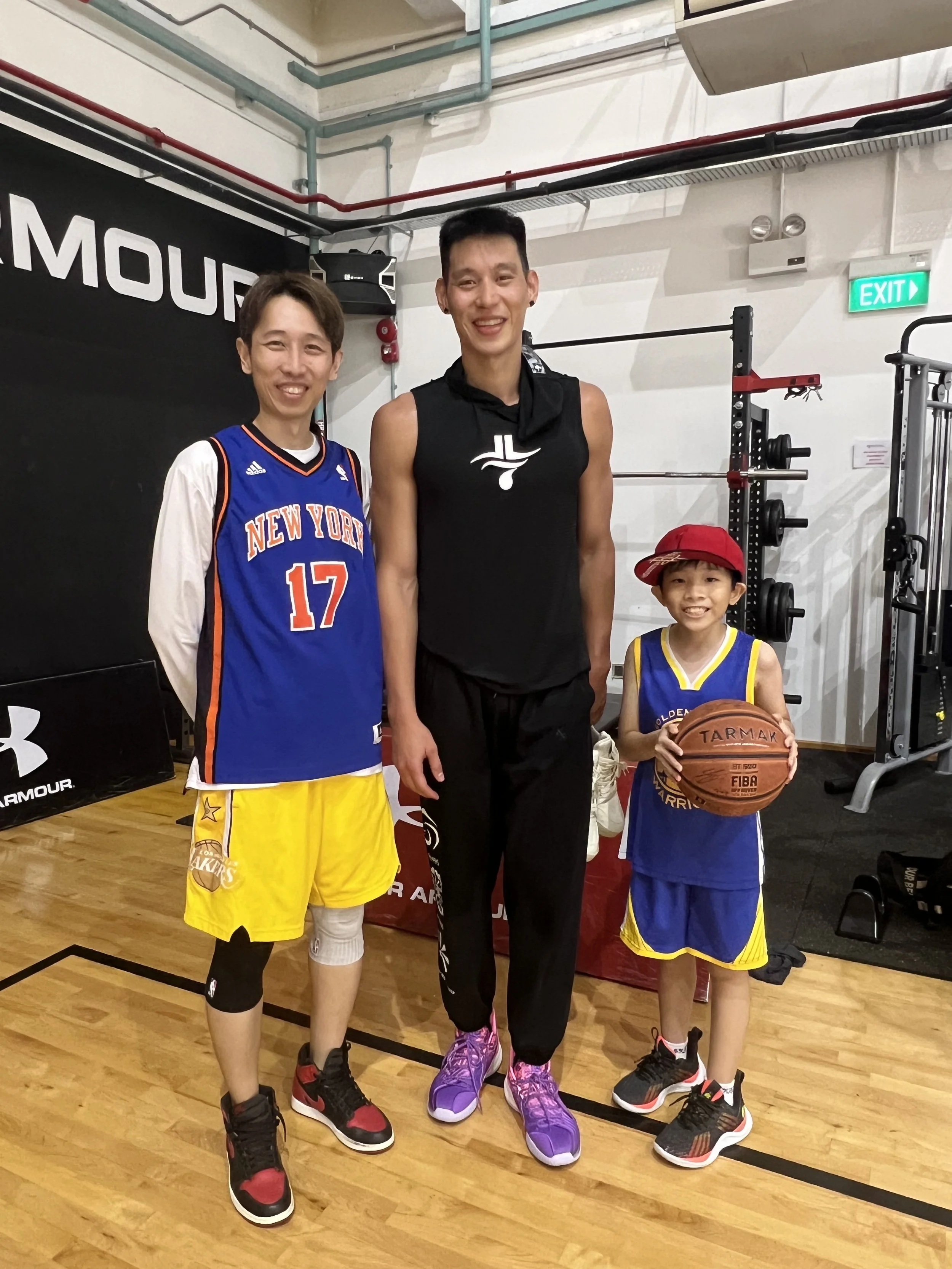 Jeremy Lin with PK Ong and Aaron Ong